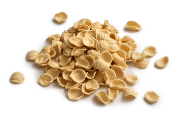 Orecchiette pugliesi fresche, tipica pasta italiana, cibo europeo 