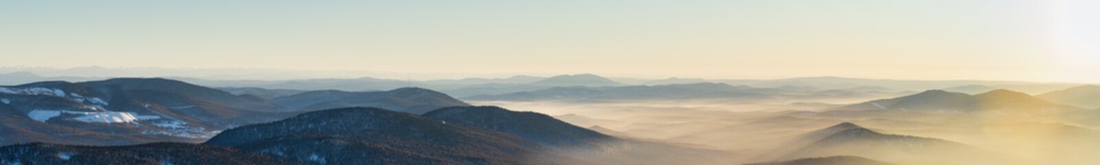 Obraz na płótnie Canvas panorama of the mountains