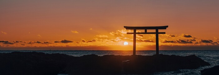 神磯の鳥居のパノラマ風景