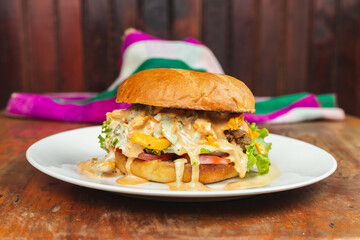 TORTA MEXICANA, MEXICAN TORT, LECHUGA, CARNE, RES, PAN
