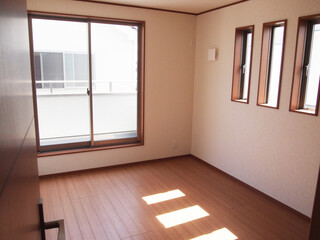 新築住宅の洋室