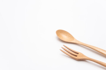 木で出来たフォークとスプーン