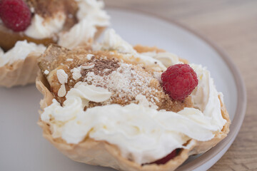 dessert pear with cream