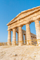 Antico tempio greco a Segesta, Sicilia, Italia.
