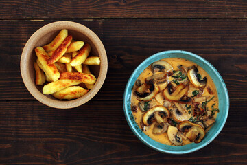 Portion of gnocchi with mushroom sauce 