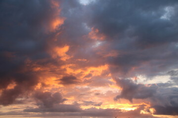 Obraz premium Clouds at dawn