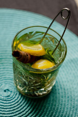 Green tea with lemon and cinnamon