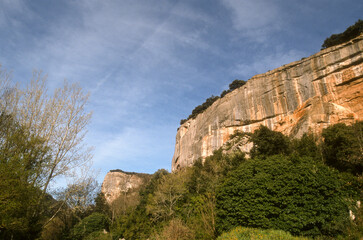 Fototapeta na wymiar Falaise de Brioux, Parc naturel régional du Luberon, 84, Vaucluse, France