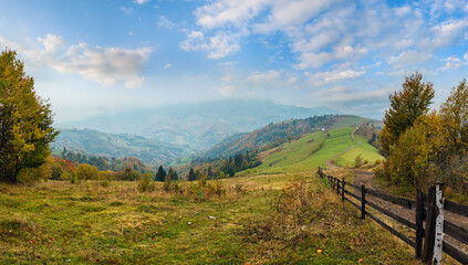 Fototapeta na wymiar Autumn Carpathian Mountains panorama landscape (Mizhhiria, Zakarpattia Oblast, Ukraine).