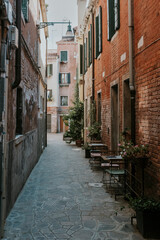 Obraz na płótnie Canvas narrow street