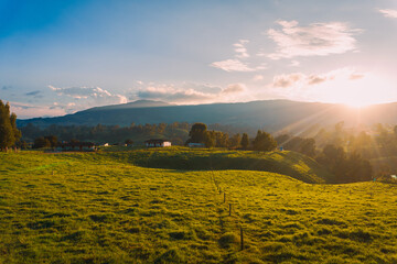 Casa campestre sobre las montañas de Colombia