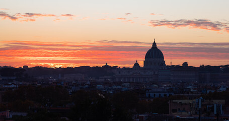 Obraz premium Old Historic Buildings in Downtown City of Rome, Italy. Cloudy Sunny Sunset Sky.