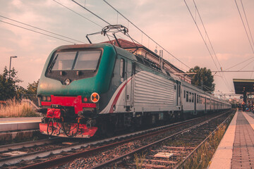 Obraz na płótnie Canvas Trenitalia local train
