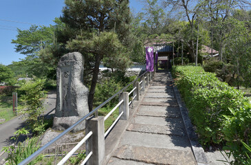 谷性寺　参道と山門　京都府亀岡市