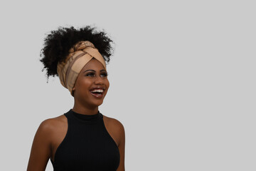 Obraz premium beautiful smiling woman with an afro hairstyle 