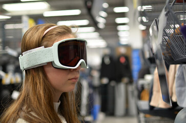 Obraz premium Buying and choosing ski equipment