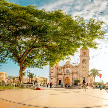Catedral de Tacna en el centro Civico 