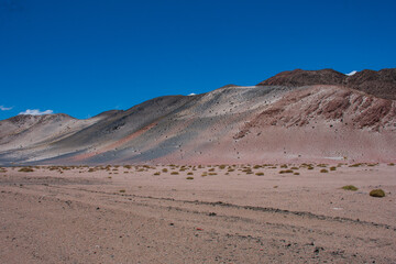 Camino Hacia Antofagasta de la Sierra, con las montañas de colores, Catamarca, Argentina