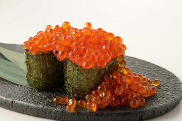 美味しいイクラ軍艦の寿司 © kei u