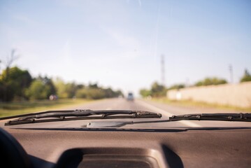 Paisaje de carretera blur desde el coche 