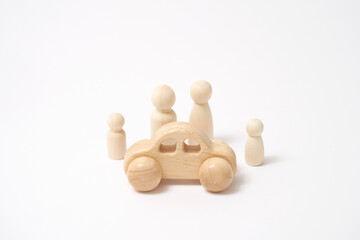 マイカーイメージ　ミニカーと家族の人形