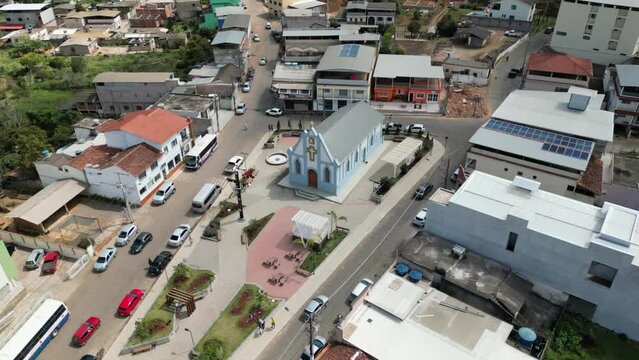 Linda igreja visto de cima na cor azul e com pra&ccedil;a no caparao em mg.