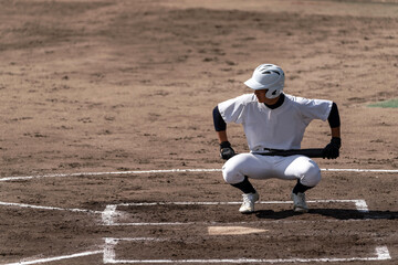打席で集中するバッター（野球）