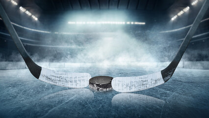 Obraz na płótnie Canvas Ice hockey players on the grand ice arena - stadium