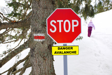 avalanche danger sign in the mountains