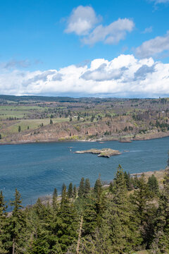 Landscape of PNW Columbia River Gorge in Oregon & Washington