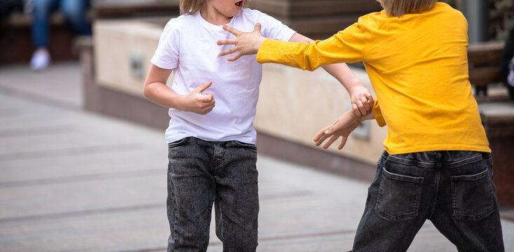 children fighting