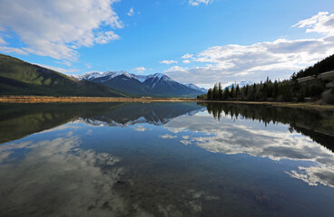 Fototapeta premium The sky over and in Vermilion Lake - Canada