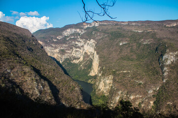 Hermosa fotografía del Cañón del Sumidero en el estado de Chiapas, México.