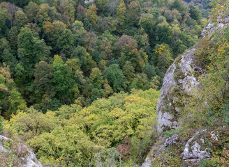 the beginning of autumn in the highlands, nature walks, panoramic views of the mountains, routes...