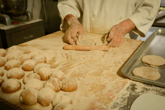 In preparation for baking Semas 2