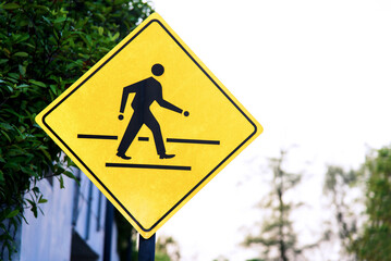 Pedestrian cross warning traffic sign