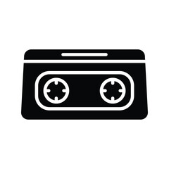 Obraz premium Old retro vintage music audio cassette for aecorder with magnetic tape from 70s, 80s, 90udio tape rs. Black and white icon. Vector illustration. Isolated on a white background