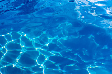 Fototapeta na wymiar Surface eau bleue de piscine 