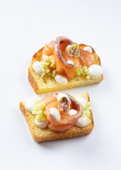 sandwich with salmon