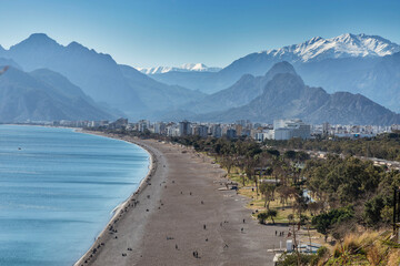 Obraz premium Antalya Konyaaltı Beach and Bey Mountains