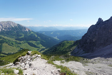 A path through Steigl pass in the Austrian Alps