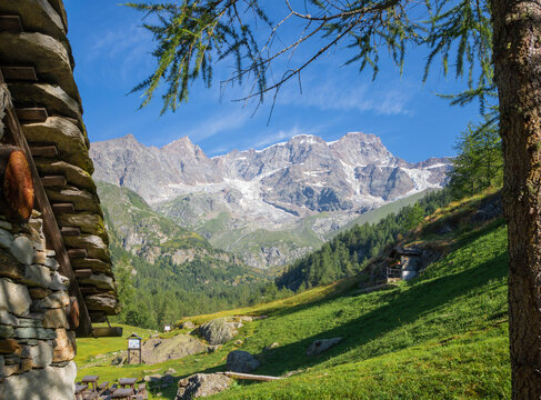 The peaks Punta Gnifetti or Signalkuppe, Parrotspitze, Ludwigshohe, Piramide Vincent - Valsesia valley - look from Riffugio Pastore chalet.