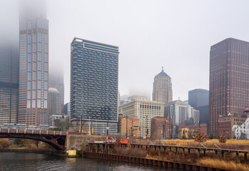 Jan 01, 2023, Illinois, US. Traveling down the Chicago River in Illinois, USA. The city is well-known for its riverside sky rocket buildings. The architecture is a mix of old and new designs.