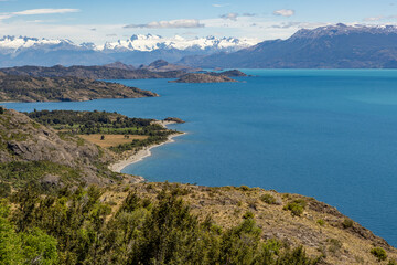 Fototapeta na wymiar View over the beautiful Lago General Carrera in southern Chile 