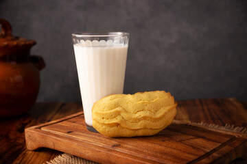 Cacahuate. Shortbread cookie type bread called Cacahuate, is a typical Mexican sweet bread that is very popular in the center of the country and other states.