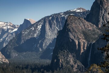 Fototapeta premium Mountain Range with Half Dome