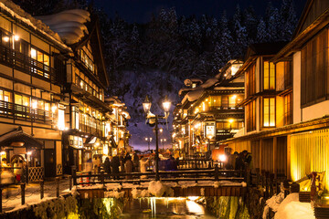 雪の銀山温泉