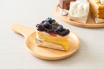 blueberry cheese cake on plate
