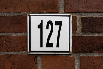 Obraz premium Hausnummer 127