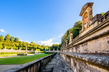 Fototapeta na wymiar Boboli Gardens and the Pitti palace in Florence.